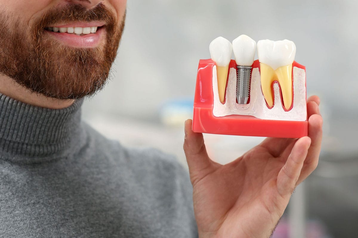 protesis e implantes dentales en vigo